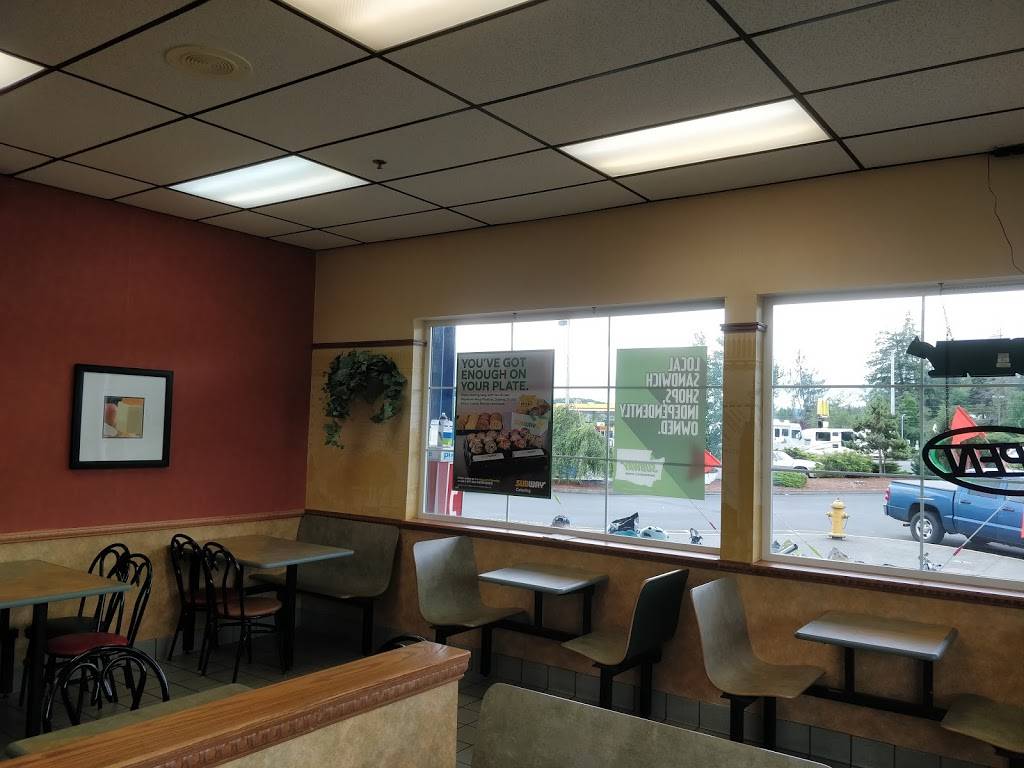 Subway | restaurant | Marketplace, Everybodys Supermarket, 702 Willapa Pl Way, Raymond, WA 98577, USA | 3609425400 OR +1 360-942-5400