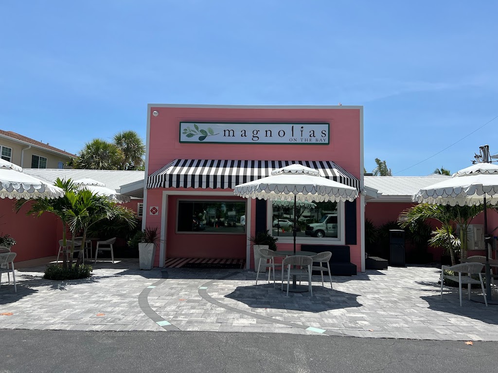 Magnolias on the Bay | restaurant | 2395 N Beach Rd, Englewood, FL 34223, USA | 9414608219 OR +1 941-460-8219