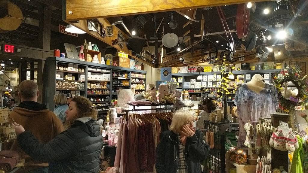 Cracker Barrel Old Country Store | restaurant | 1740 PA-228, Cranberry Twp, PA 16066, USA | 7247410464 OR +1 724-741-0464