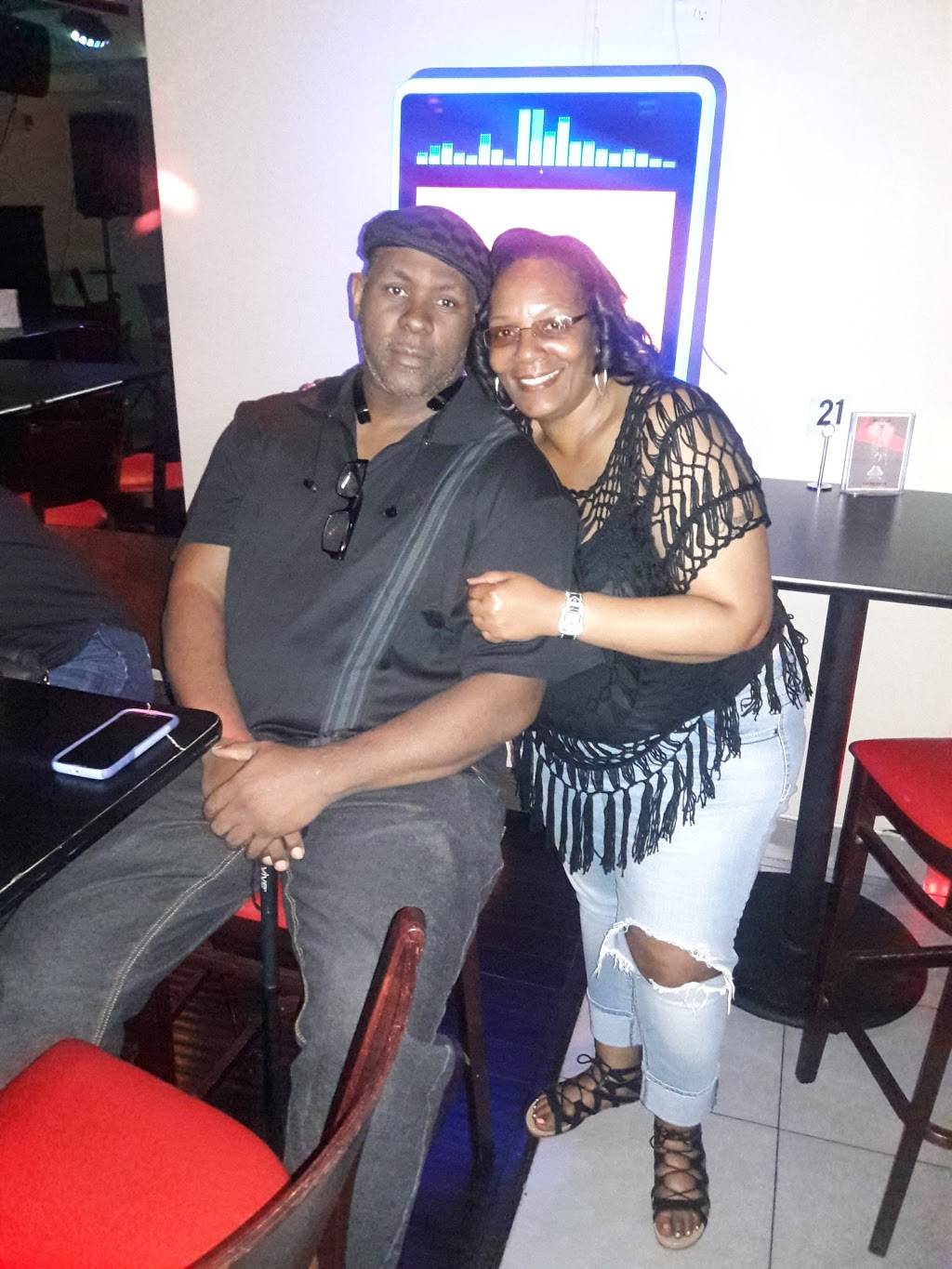 Spiked Sports Lounge & Grill | restaurant | 7016 Frankford Ave, Philadelphia, PA 19135, USA | 2158212194 OR +1 215-821-2194