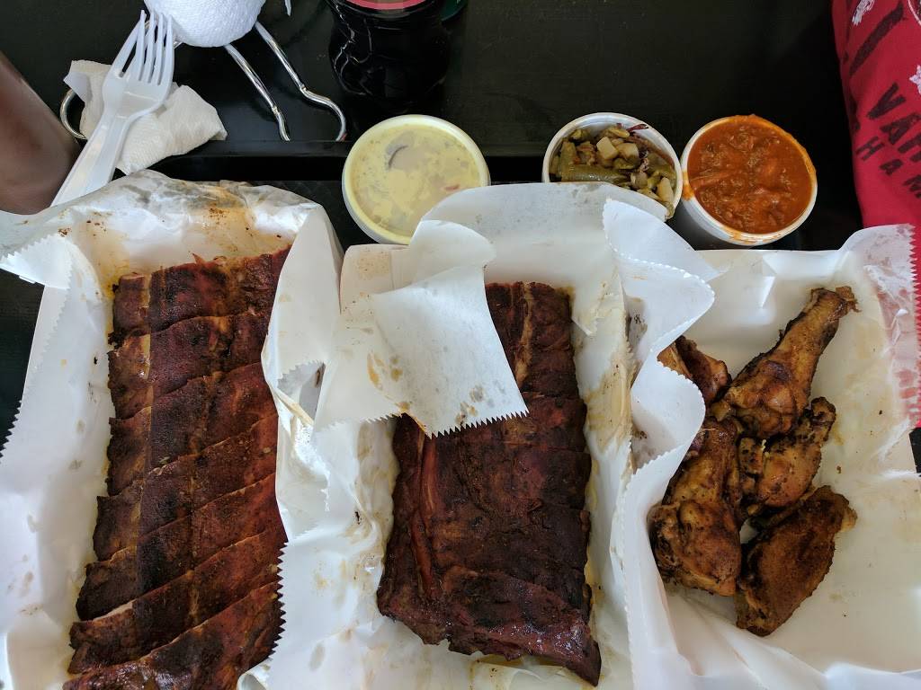 Harleys Hardwoodz BBQ | restaurant | 1703 Charlestown New Albany Rd, Jeffersonville, IN 47130, USA | 8122844490 OR +1 812-284-4490