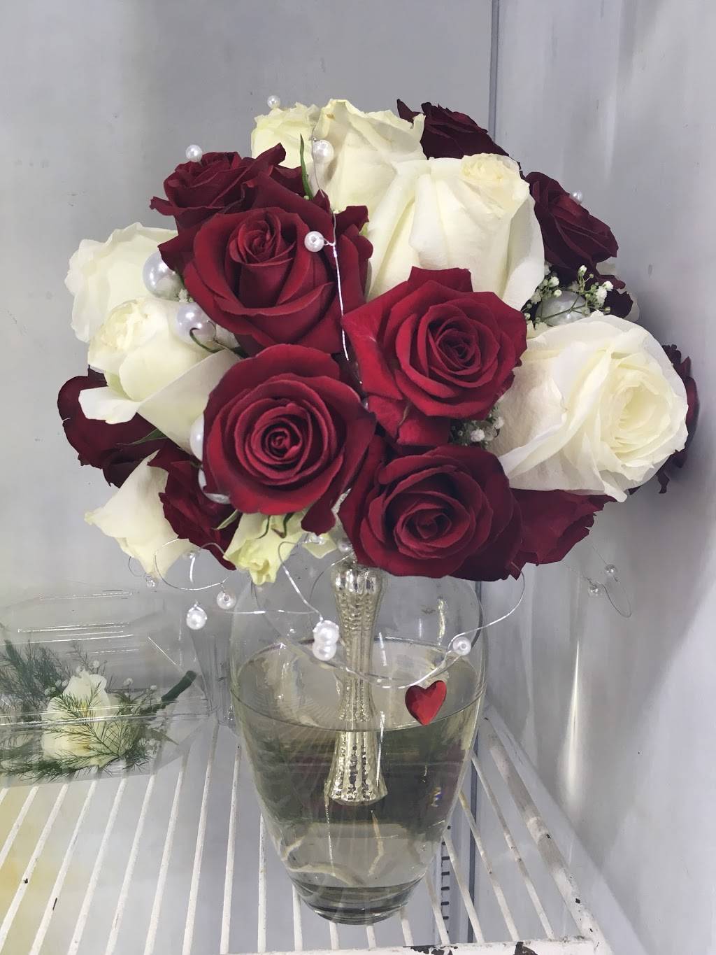 Florist Epicerie Normand | restaurant | 592 Rue Ingrid, Laval, QC H7P 3P7, Canada | 4506252027 OR +1 450-625-2027