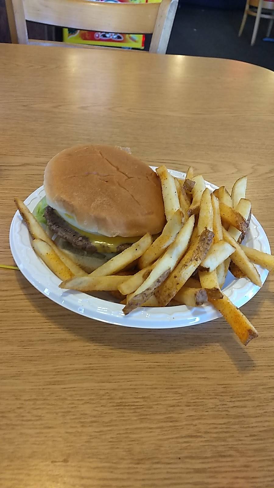 Holdens Ranch | restaurant | 580 Southport Rd, Roebuck, SC 29376, United States | 8645767396 OR +1 864-576-7396