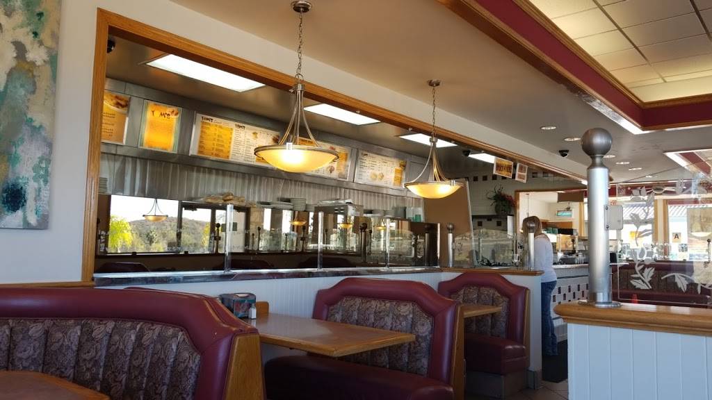 Toms 24 Famous Family Restaurant | restaurant | 1110 Sycamore Ave, Vista, CA 92081, USA | 7607274077 OR +1 760-727-4077