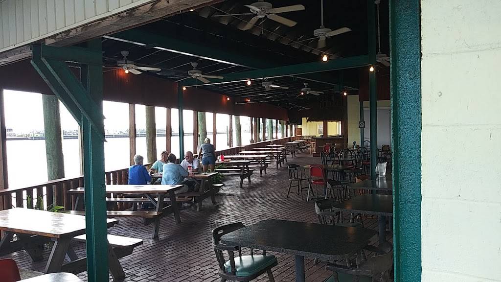 Fishermans Grille | restaurant | 923 Spruce St, Crisfield, MD 21817, USA | 4109681131 OR +1 410-968-1131