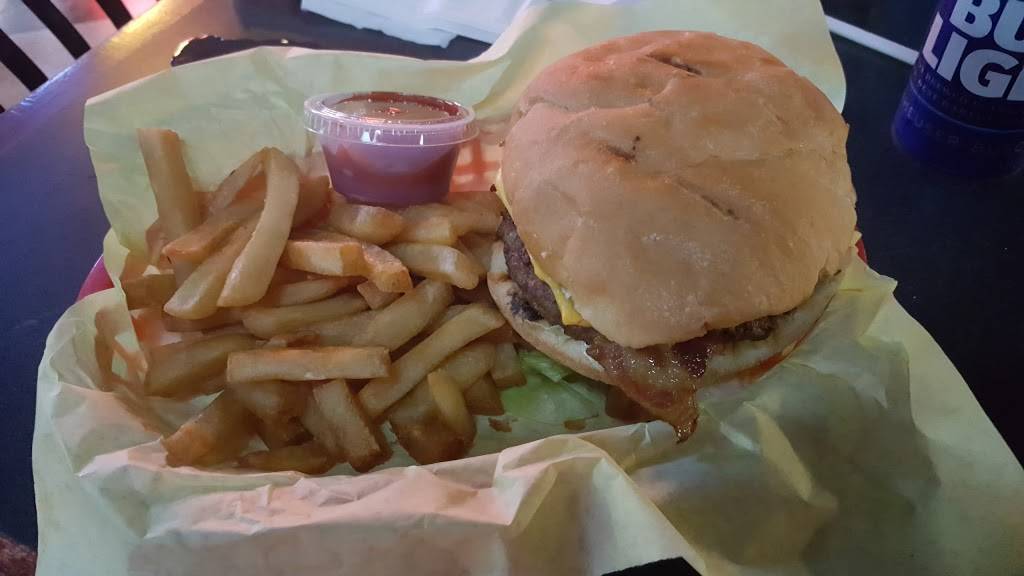 Home Plate Bar & Grill | restaurant | 1800 Texas Ave, Houston, TX 77003, USA | 7132221993 OR +1 713-222-1993