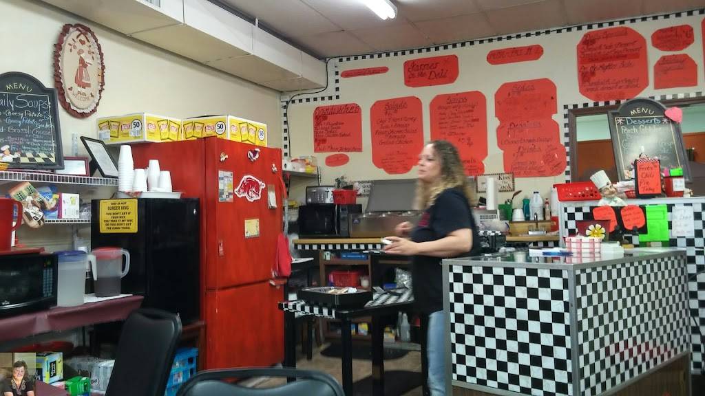 Farmer In The Deli | restaurant | 102 E Church Ave, Berryville, AR 72616, USA | 8704234330 OR +1 870-423-4330