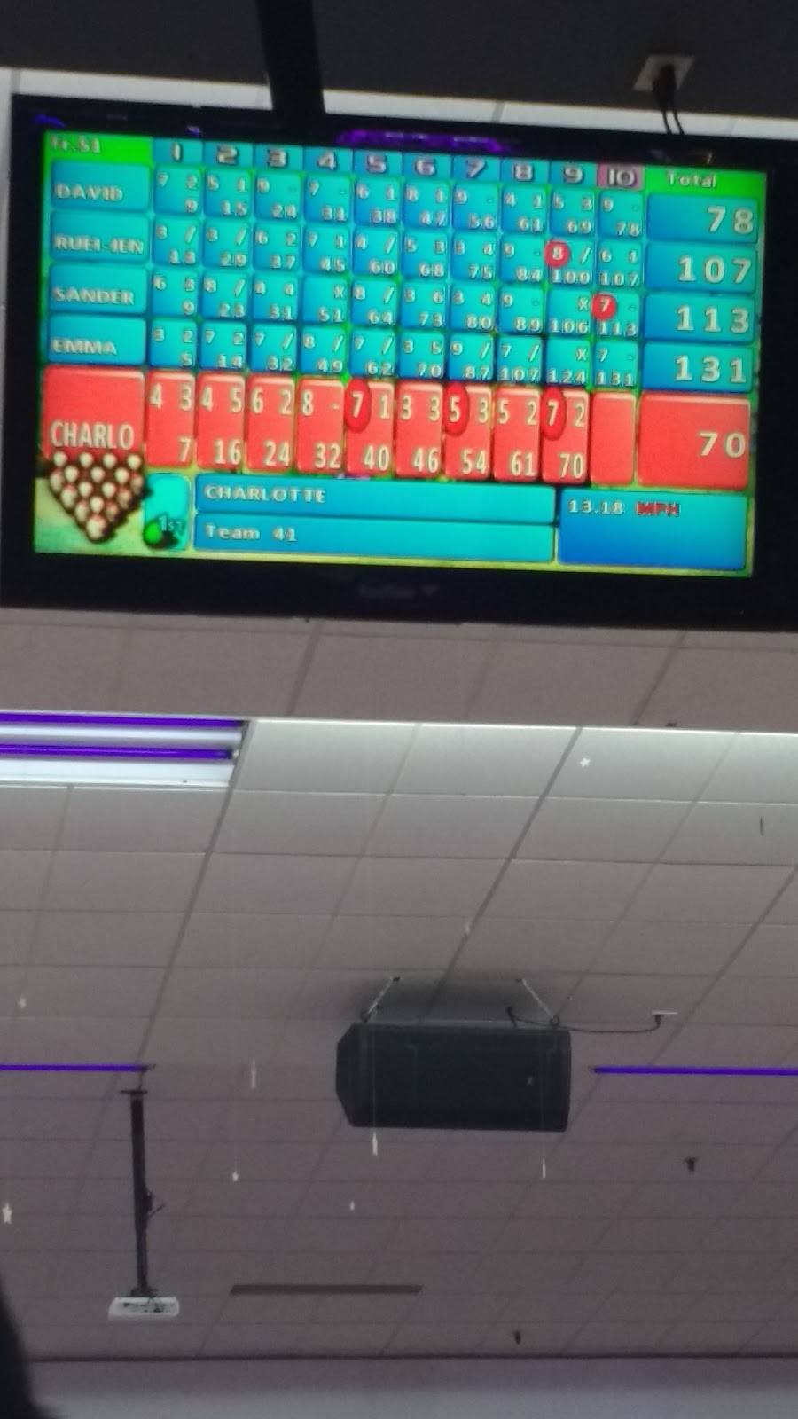 Bowlero Charlottesville | restaurant | 335 Rivanna Plaza Dr, Charlottesville, VA 22901, USA | 4349783999 OR +1 434-978-3999