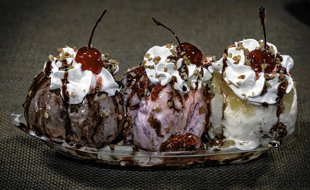 Biff Burger & Buffys BBQ | restaurant | 3939 49th St N, St. Petersburg, FL 33709, USA | 7275275297 OR +1 727-527-5297