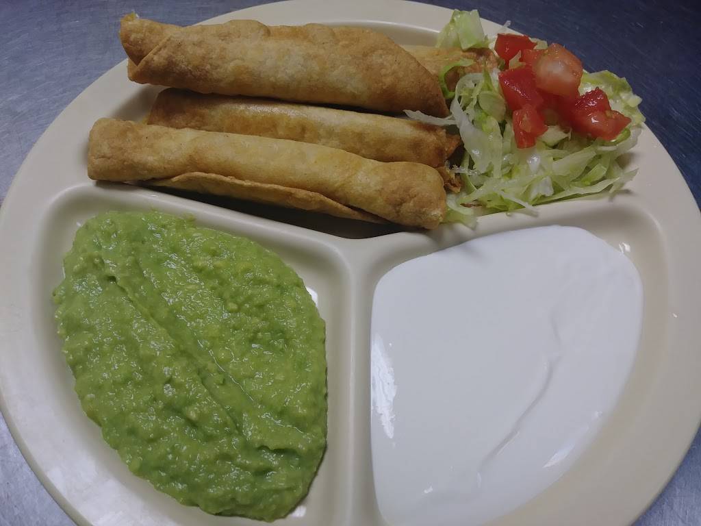 Hacienda El Tule | restaurant | 403 SW Military Dr, San Antonio, TX 78221, USA | 2109244232 OR +1 210-924-4232