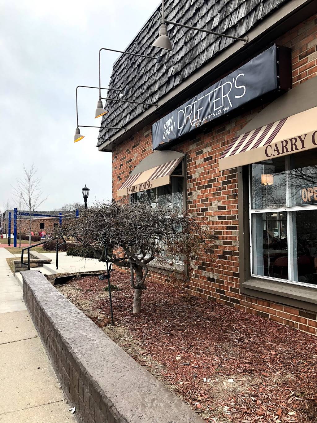 Drifters Restaurant & Lounge | restaurant | 201 N Riverside Ave A7, St Clair, MI 48079, USA | 8103294913 OR +1 810-329-4913