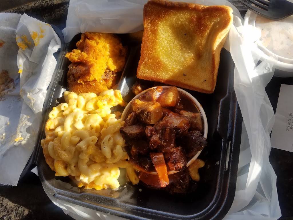 This Is It! BBQ & Seafood | restaurant | 6560 GA-85, Riverdale, GA 30274, USA | 6788179299 OR +1 678-817-9299