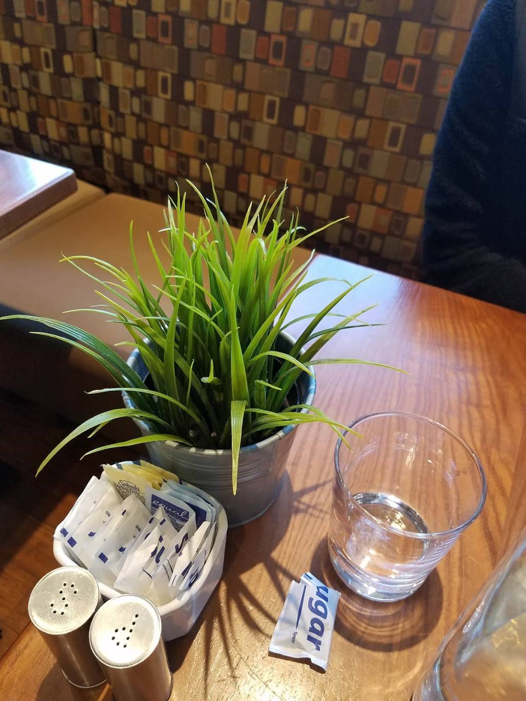 Stax Cafe | cafe | 1401 W Taylor St, Chicago, IL 60607, USA | 3127339871 OR +1 312-733-9871