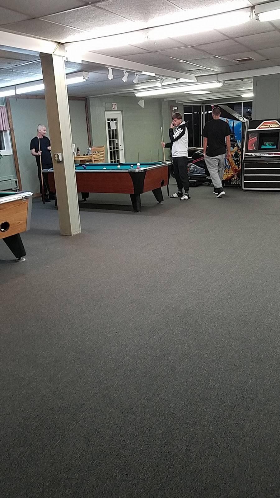 Pike Pizza | restaurant | 10827 US-322, Shippenville, PA 16254, USA | 8142272066 OR +1 814-227-2066