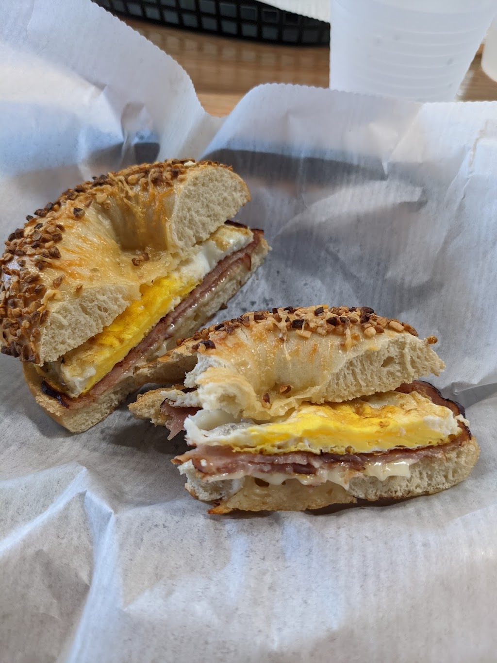 Salty Bagel and Grill | restaurant | 1124 Florida A1A, Satellite Beach, FL 32937, USA | 3216225733 OR +1 321-622-5733