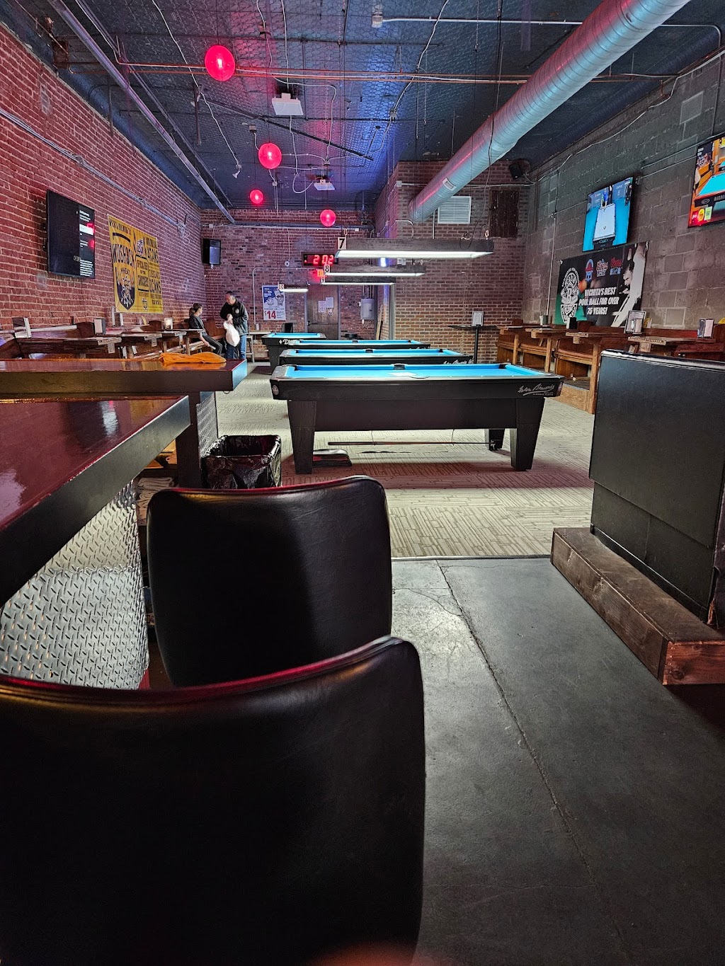 Club Billiards | restaurant | 925 W Douglas Ave, Wichita, KS 67213, USA | 3162440560 OR +1 316-244-0560