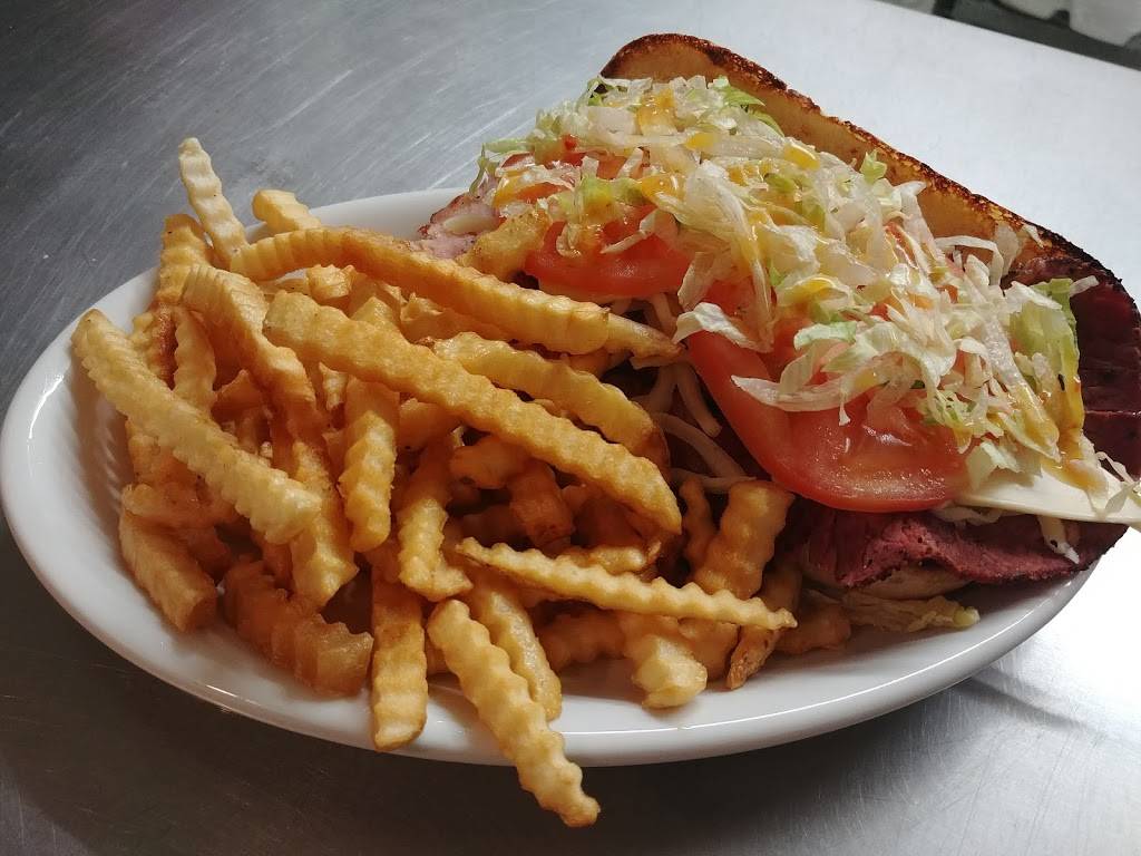 Bender on 7 | restaurant | 820 S Summit St, Girard, KS 66743, USA | 6207244860 OR +1 620-724-4860