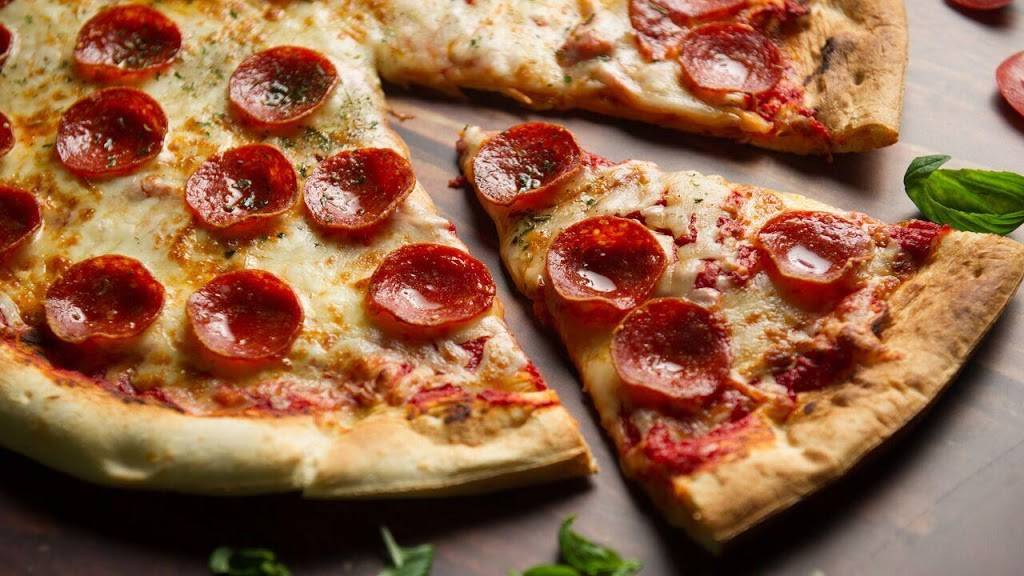 Family Express | restaurant | 211 S Prairie St, Brookston, IN 47923, USA | 7655633548 OR +1 765-563-3548