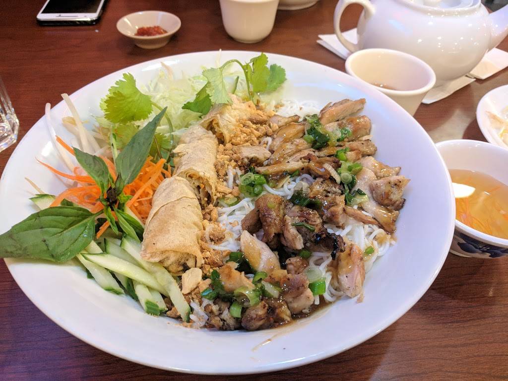 Pho T&T Restaurant | restaurant | 8481 Keele St Unit 9, Concord, ON L4K 1Z7, Canada | 9056691852 OR +1 905-669-1852