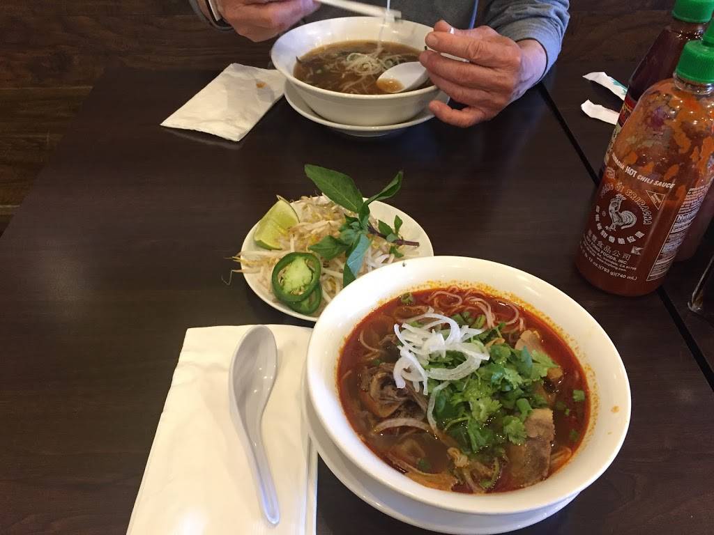 Pho Que Huong | restaurant | 400 N Greenville Ave Suite 15, Richardson, TX 75081, USA | 9728699999 OR +1 972-869-9999