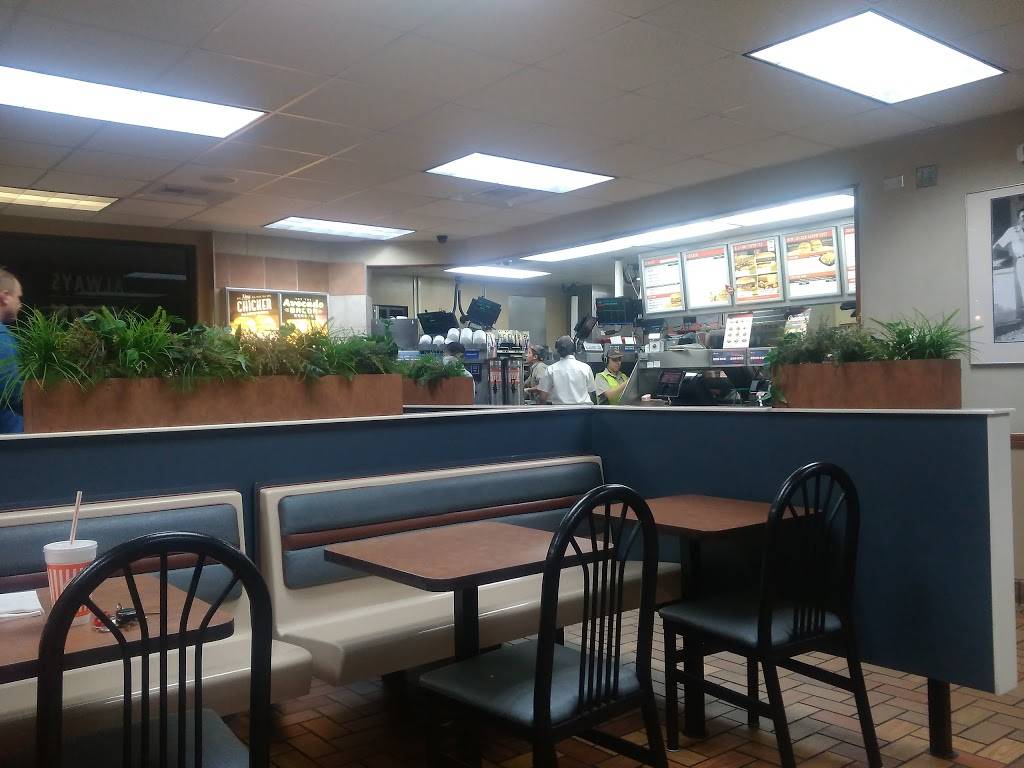 Whataburger | restaurant | 2201 N Mesa St, El Paso, TX 79902, USA | 9155338338 OR +1 915-533-8338