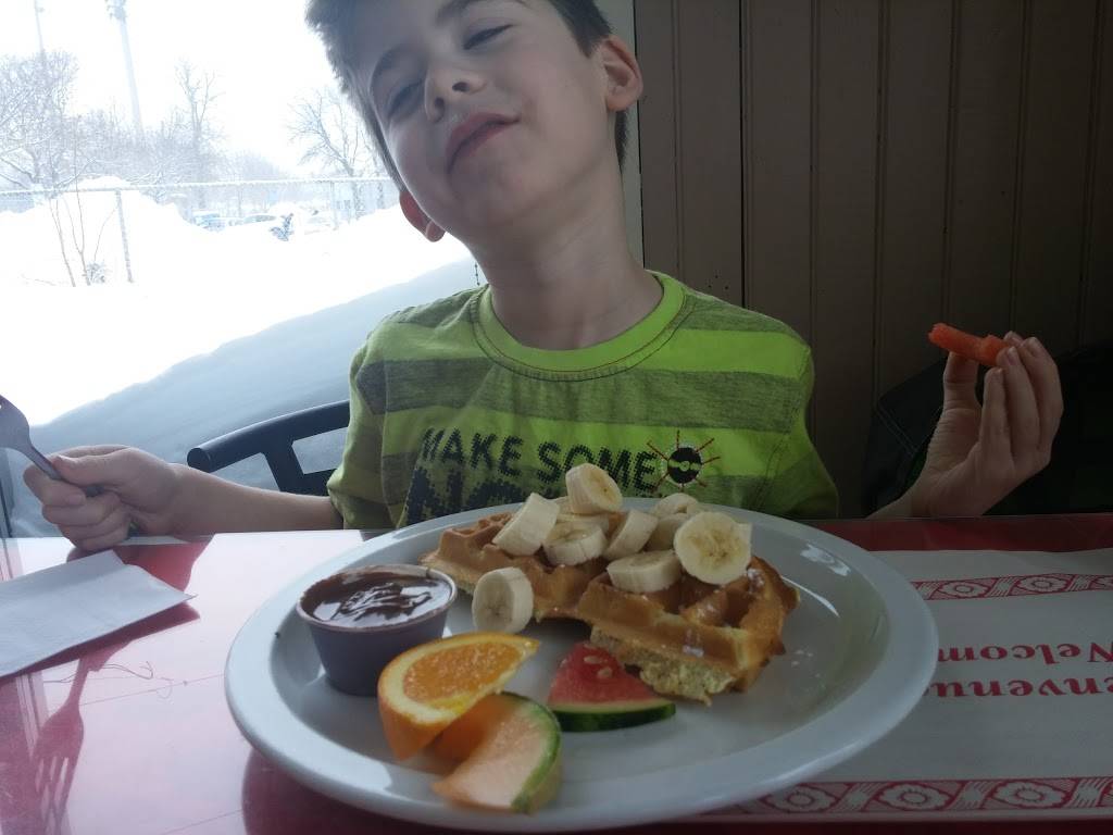 Restaurant Le St-Laurent | restaurant | 145 Rue Saint-Laurent, Saint-Eustache, QC J7P 5H6, Canada | 4504134419 OR +1 450-413-4419