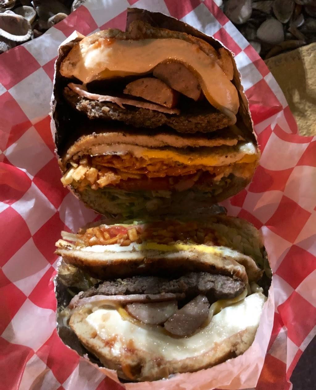 Flag Town Burguer | restaurant | 3615 Palm Beach Blvd, Fort Myers, FL 33916, USA | 2392451052 OR +1 239-245-1052