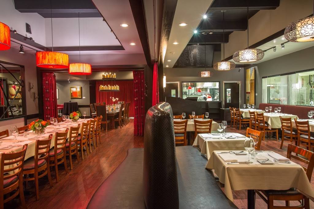 Le Bistro | restaurant | 7070 Allensby St suite r, Houston, TX 77022, USA | 7133585079 OR +1 713-358-5079