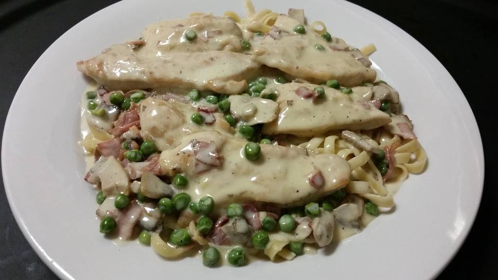 Bennys Place | restaurant | 1158 Douglas Rd, Oswego, IL 60543, USA | 6305543966 OR +1 630-554-3966