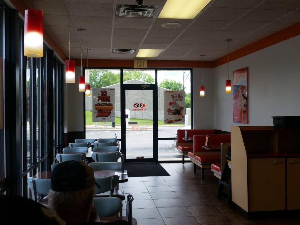 A&W Restaurant | restaurant | 3630 Riverside Dr, Green Bay, WI 54301, USA | 9203470314 OR +1 920-347-0314