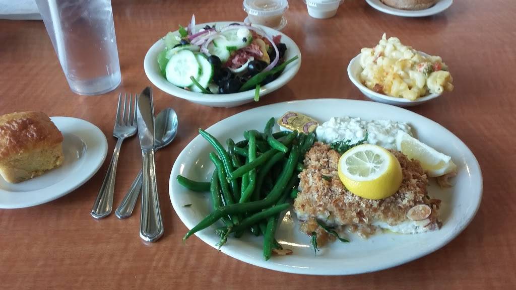 Lubys | restaurant | 922 Lake Front Cir, The Woodlands, TX 77380, USA | 2813677892 OR +1 281-367-7892