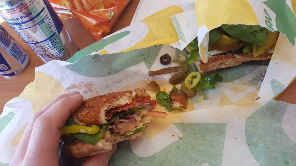 Subway Restaurants | restaurant | 85 E Park Ave, Long Beach, NY 11561, USA | 5164423268 OR +1 516-442-3268