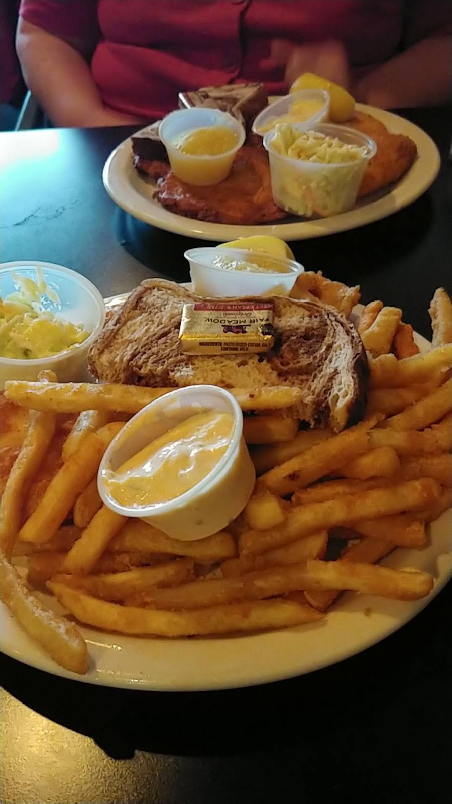 Brewtown Eatery Bar & Grill | restaurant | 5121 W Howard Ave, Milwaukee, WI 53220, USA | 4143213900 OR +1 414-321-3900