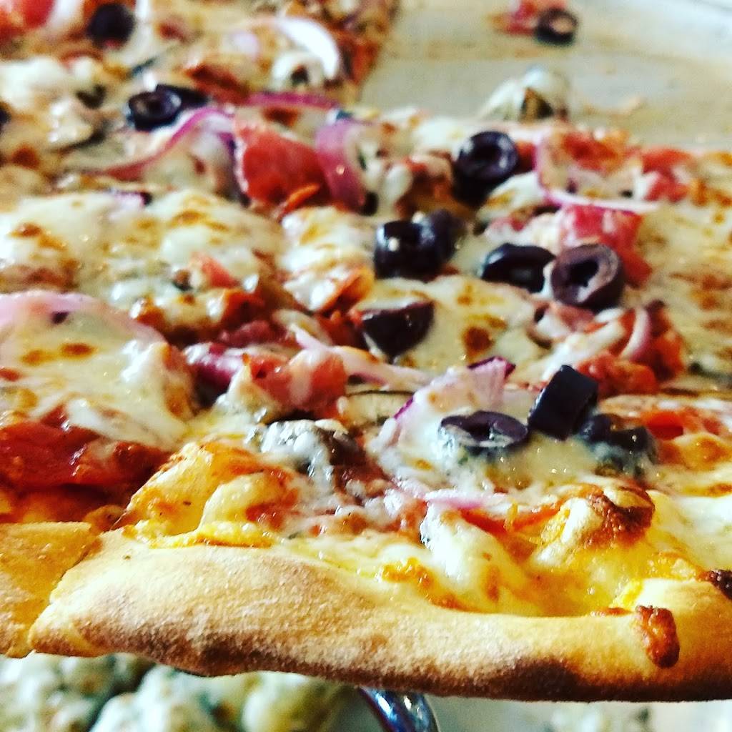 The Filling Station Microbrewery | restaurant | 642 Railroad Pl, Traverse City, MI 49686, USA | 2319468168 OR +1 231-946-8168