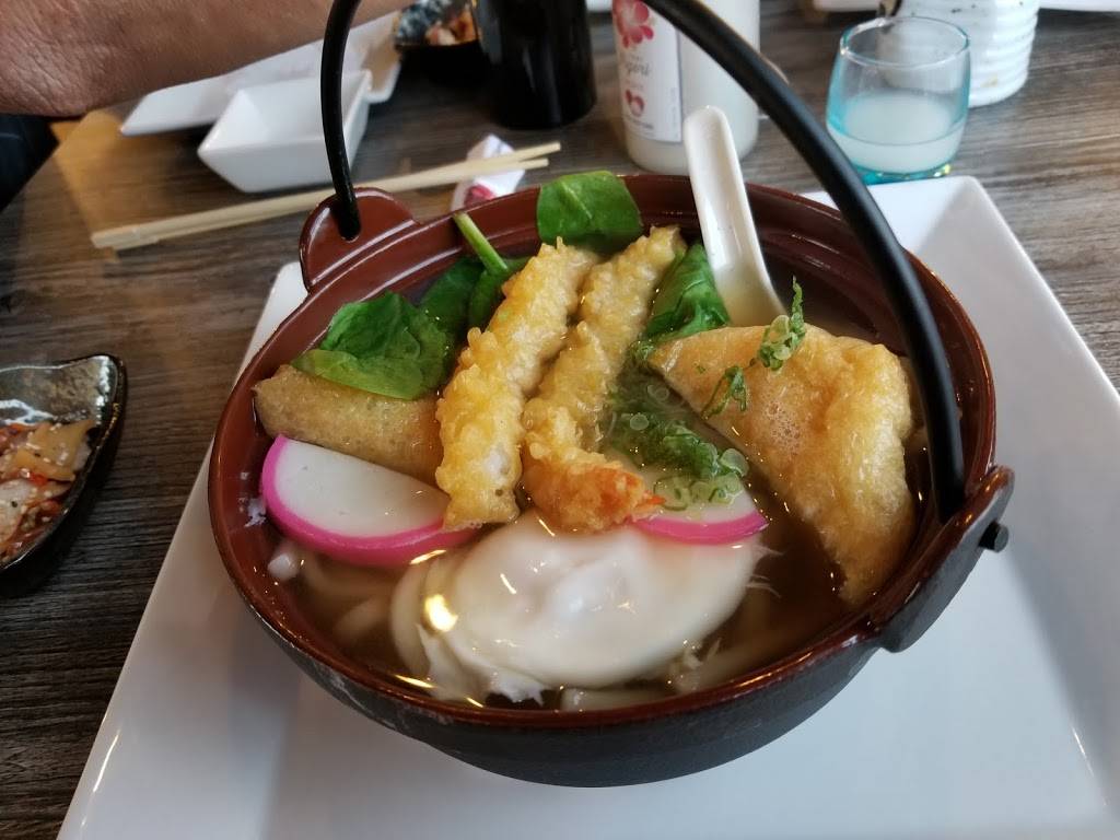 AKI SUSHI | restaurant | 145 E Sunset Rd A-100, El Paso, TX 79922, USA | 9157608888 OR +1 915-760-8888