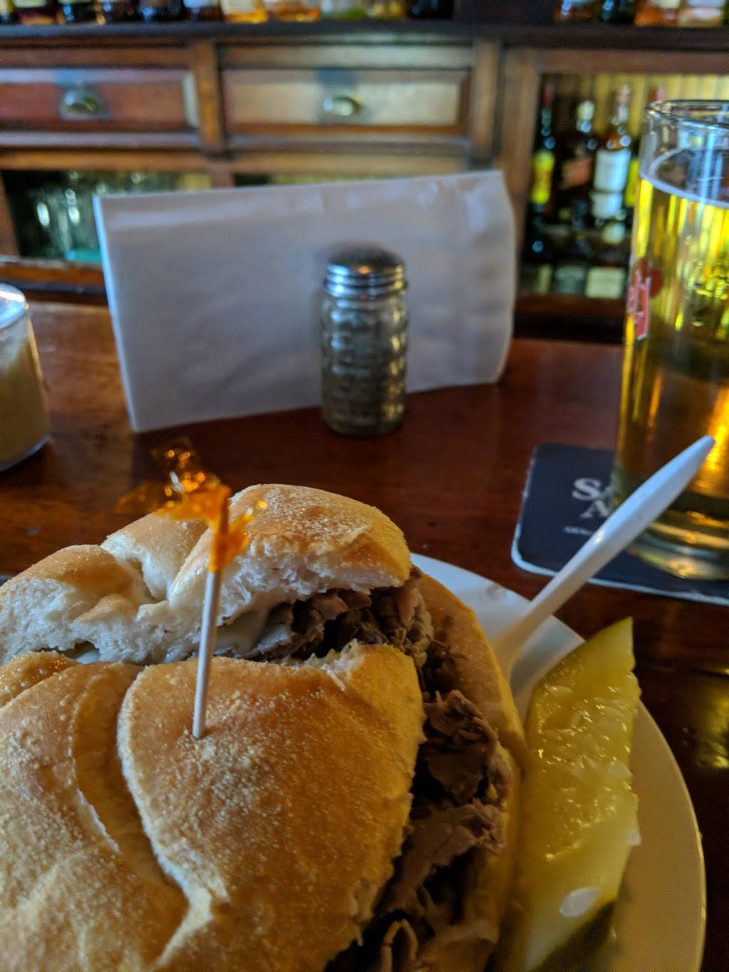 Cherry St. Tavern | restaurant | 129 N 22nd St, Philadelphia, PA 19103, USA | 2155615683 OR +1 215-561-5683