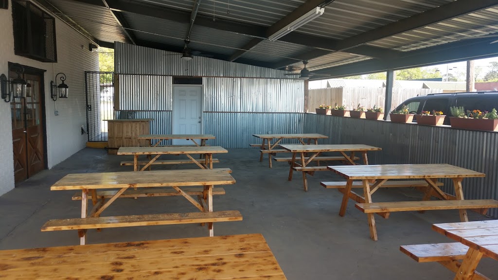 Nicks Bar & Grill | restaurant | 661 E Madison Ave, Bastrop, LA 71220, USA | 3182392390 OR +1 318-239-2390