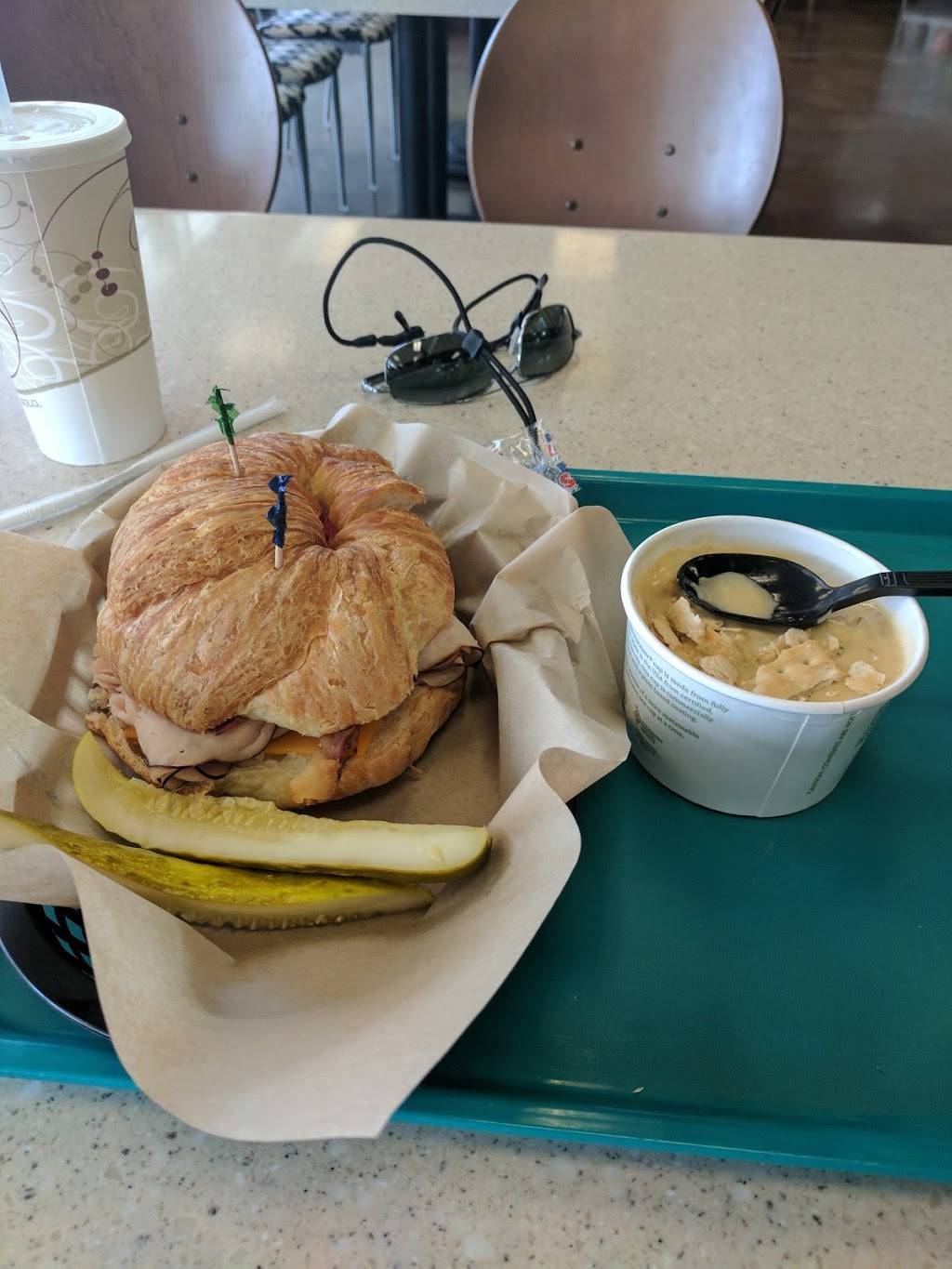 Nellies Deli Market & Catering | restaurant | 15 S Beneva Rd #23, Sarasota, FL 34232, USA | 9419242705 OR +1 941-924-2705