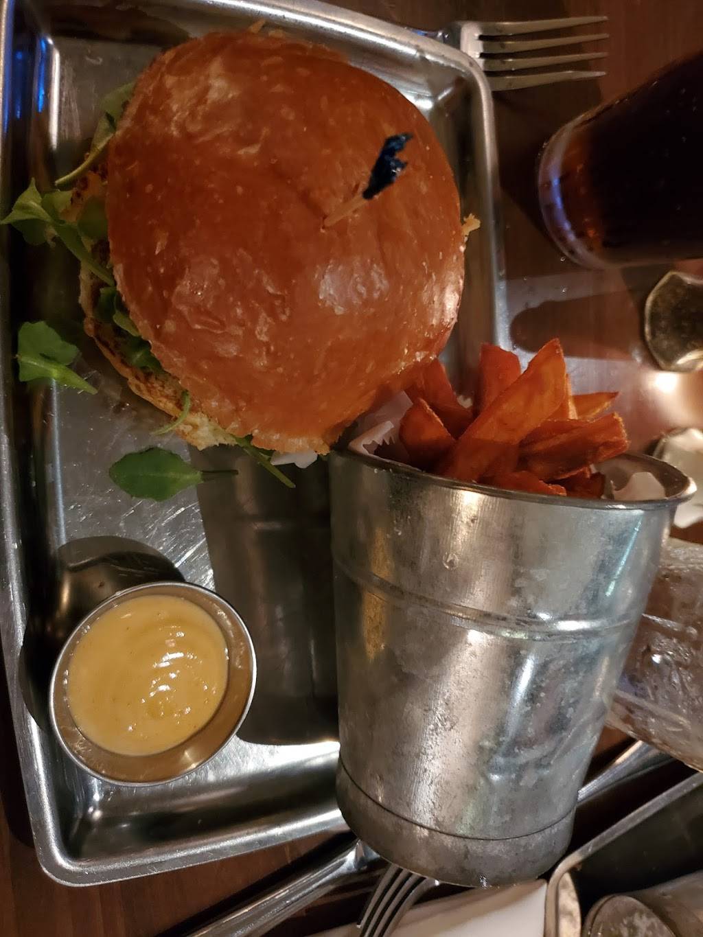 A&B Burgers - Causeway | restaurant | 115 Beverly St, Boston, MA 02114, USA | 8574492251 OR +1 857-449-2251