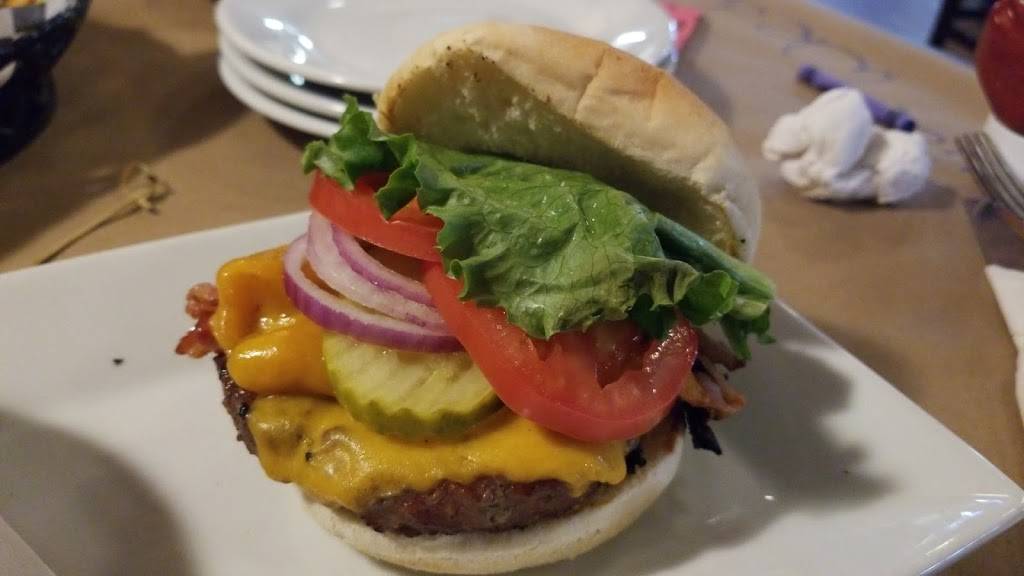 Crabby Joes Bar • Grill | restaurant | 4236 Petrolia Line, Petrolia, ON N0N 1R0, Canada | 5198824848 OR +1 519-882-4848