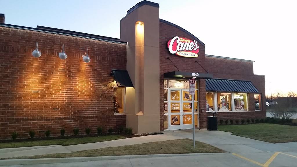 Raising Canes Chicken Fingers | meal takeaway | 1840 1st Capitol Dr, St Charles, MO 63301, USA | 6369250132 OR +1 636-925-0132