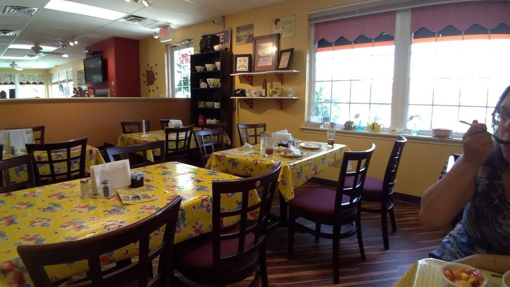 Foodies Cafe | restaurant | 151 Joliet St, Dyer, IN 46311, USA | 2198643030 OR +1 219-864-3030
