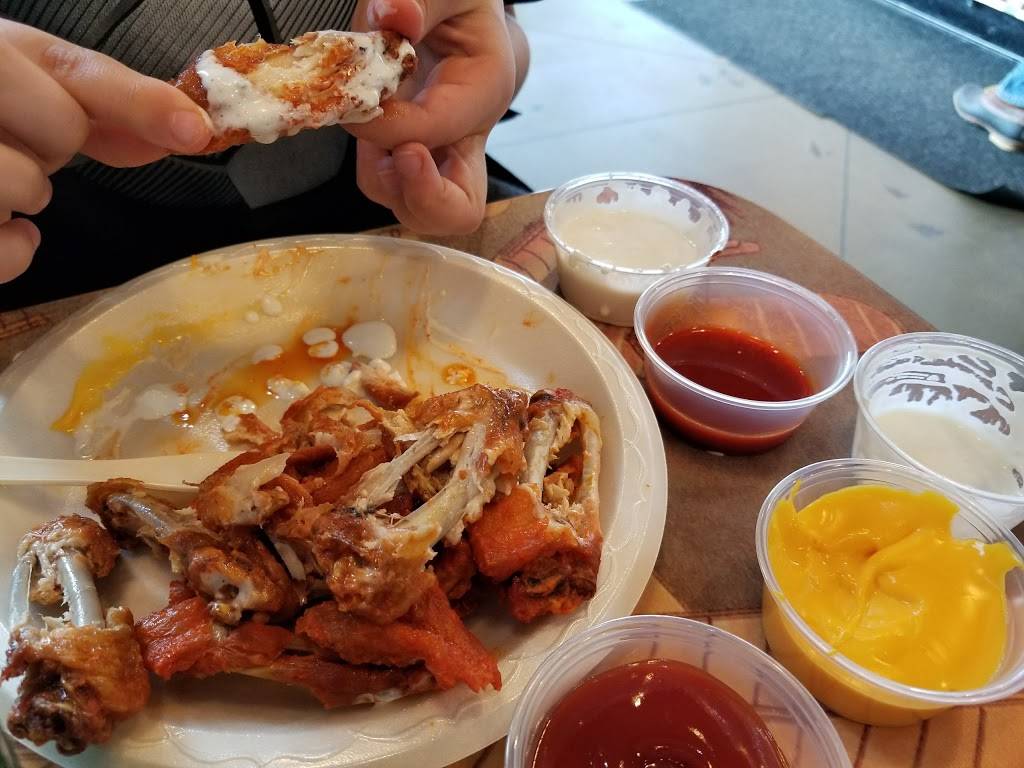 Wingstop | restaurant | 855 S Randall Rd, Elgin, IL 60123, USA | 8476959464 OR +1 847-695-9464