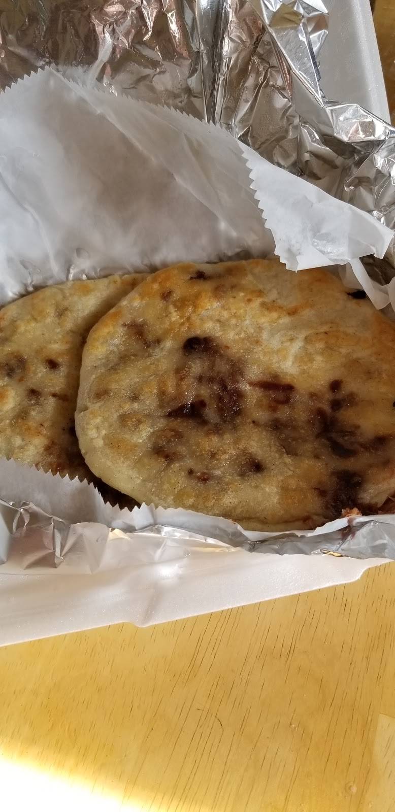 La Pupusa Loca Grille | restaurant | 144 Waverly St, Framingham, MA 01702, USA | 7747775960 OR +1 774-777-5960