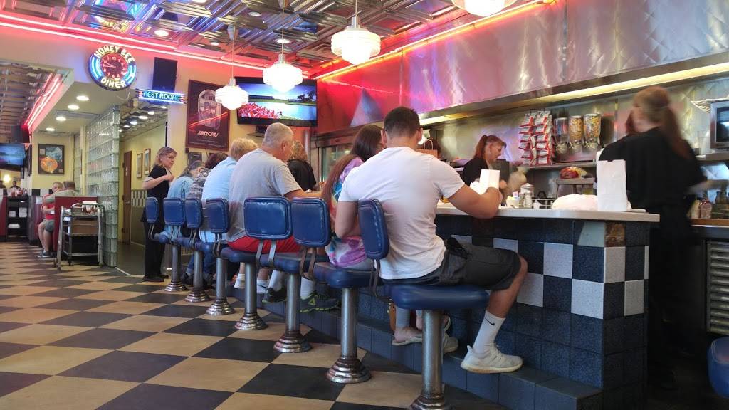 Honey Bee Diner | restaurant | 7346 Ritchie Hwy, Glen Burnie, MD 21061, USA | 4107610477 OR +1 410-761-0477