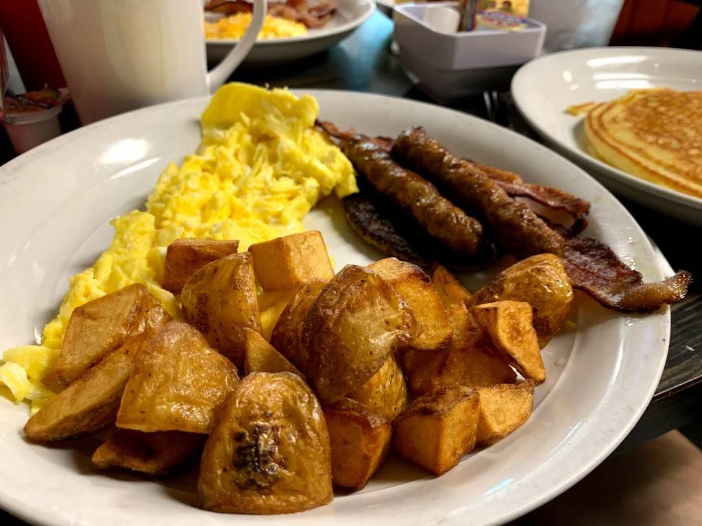 Chuck Wagon Home Cooking | restaurant | 60 E Main St, Apopka, FL 32703, USA | 4078861233 OR +1 407-886-1233