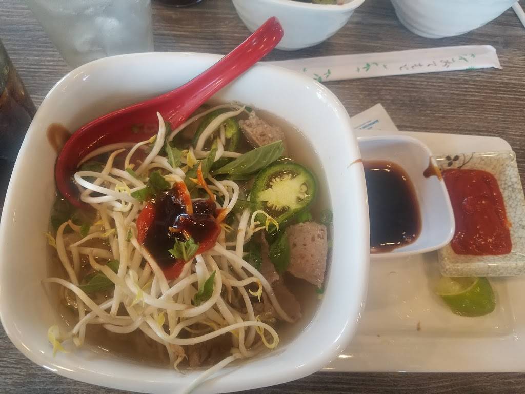Aduu Bistro Pho & Sushi | restaurant | Granbury, TX 76049, USA | 6822053998 OR +1 682-205-3998