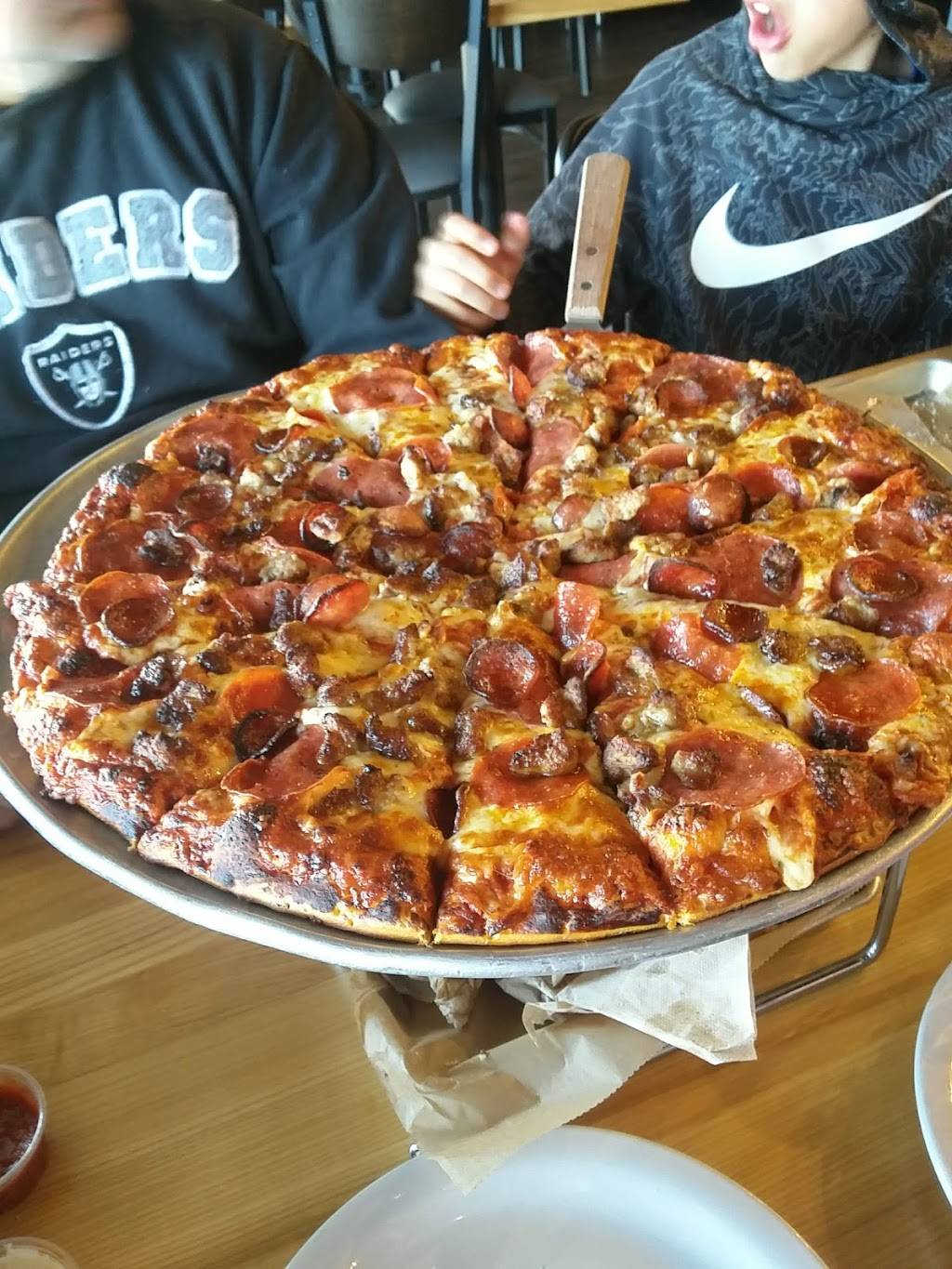 Round Table Pizza-Wings-Brew | meal delivery | 750 Admiral Callaghan Ln, Vallejo, CA 94591, USA | 7075523000 OR +1 707-552-3000