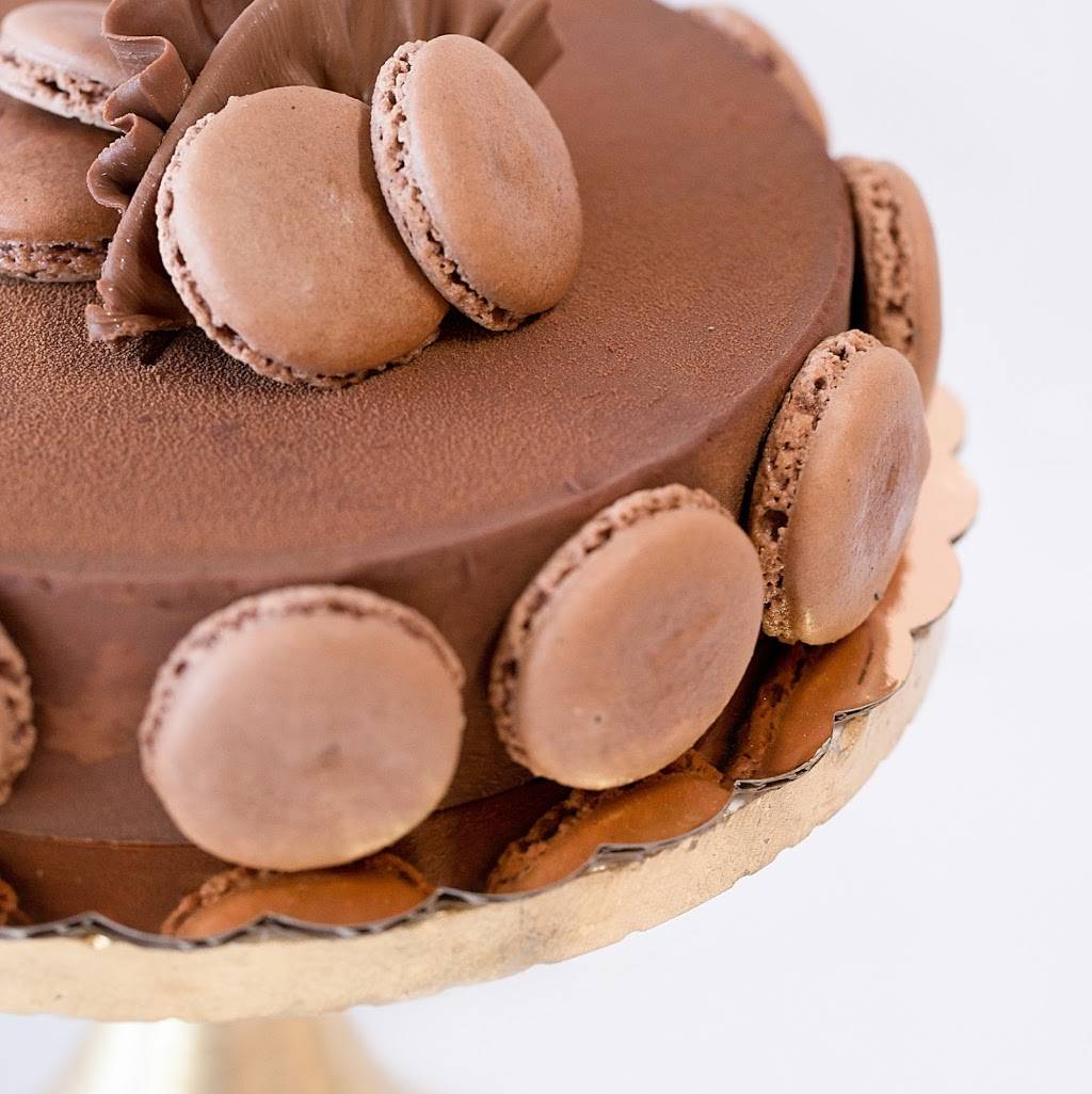 Le Macaron French Pastries | bakery | 310 High St, Brookfield, WI 53045, USA | 4145340157 OR +1 414-534-0157