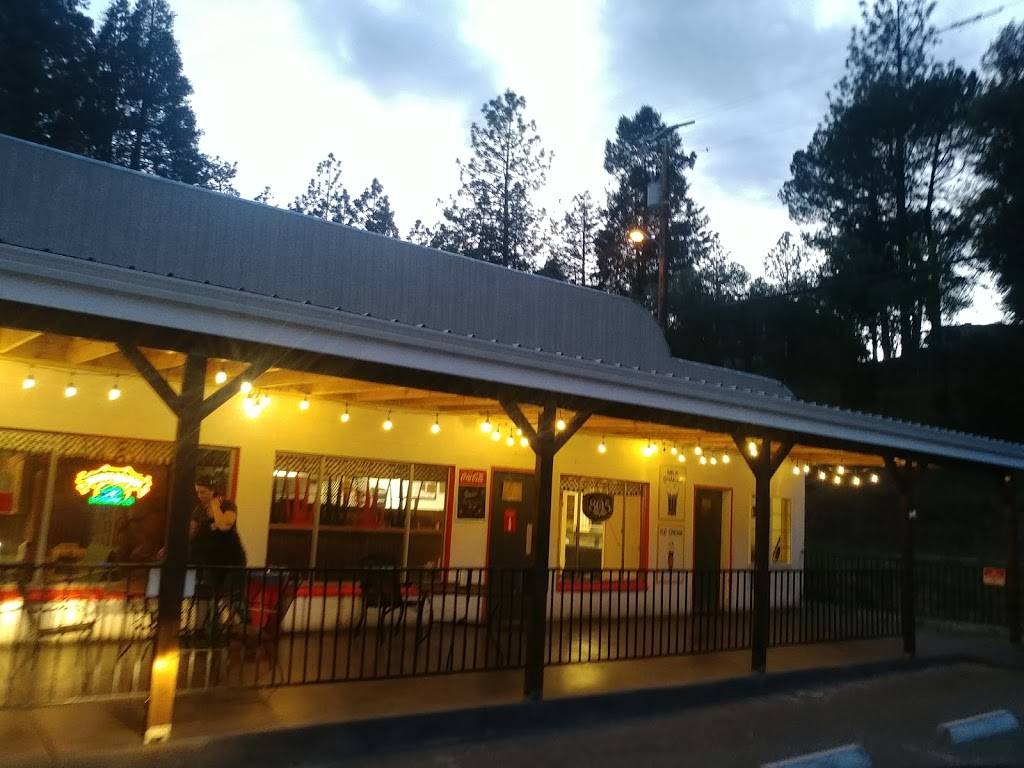 Shoestring Burgers and Beer | restaurant | 5032 Garden Valley Rd, Garden Valley, CA 95633, USA | 5303332400 OR +1 530-333-2400